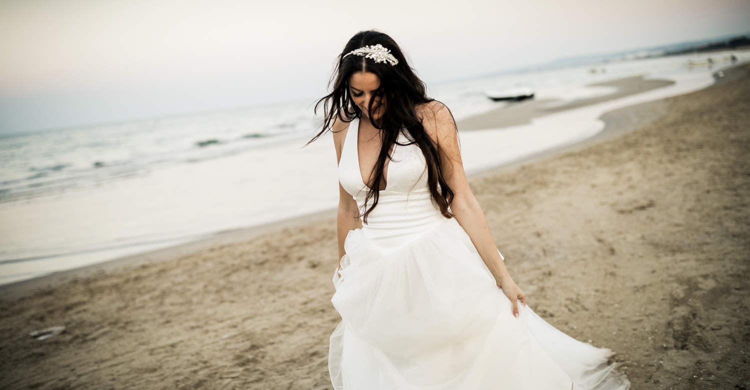 reportage matrimoni, sposa spiaggia, location matrmoni